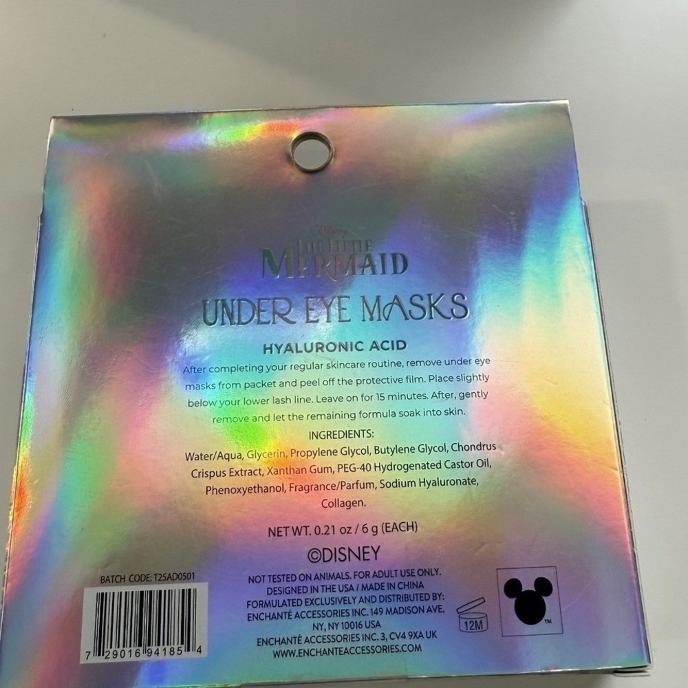 Disney Ariel Little Mermaid Eyeshadow Palette & Hyaluronic Under Eye‎ Mask Set - Picture 5 of 9